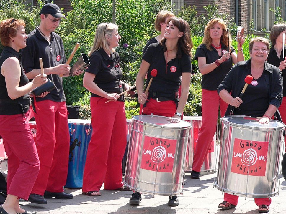 dus-ttd-events-marathon-2 Supportive female drum players