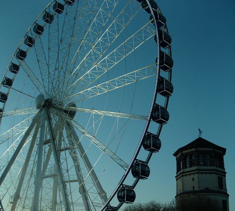 dus-tl-ctytopics-tourism-1 Big wheel, ferris wheel and sky