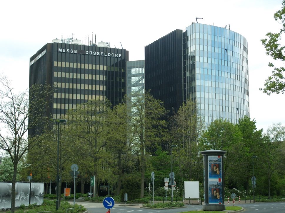 dus-tl-ctytopics-tradefair-1 Modern administrative buildings