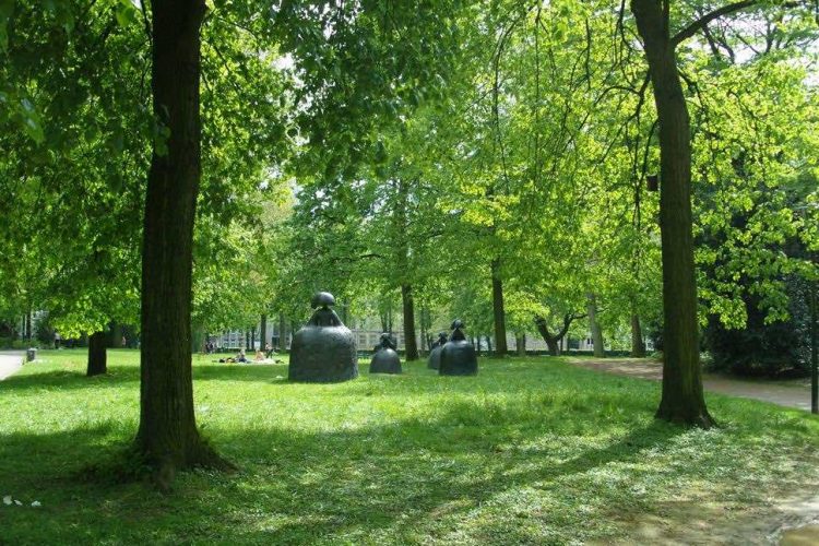 Street art sculptures of Valencian girls in park