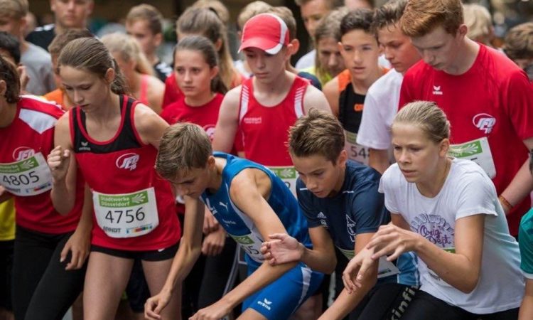 Young runners in half marathon